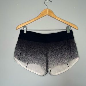 Lululemon Speed Up Shorts 2.5” Black and White Ombré🤍